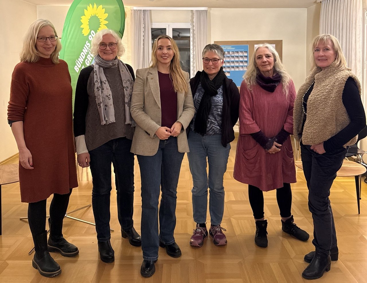von links: Birgit Deppermann, Alice Engelhardt, Saskia Frank, Regina Gromball, Petra Hans-Grapentin, Anuschka Haacke-Streibel, Bild: Lyna Topal